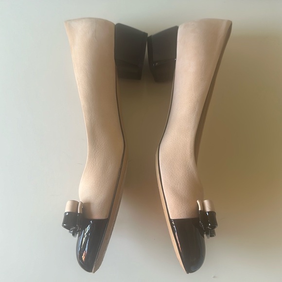 Salvatore Ferragamo Vara Suede Bow Accent Pumps - Picture 6 of 10